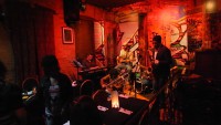 Abendessen mit Jazzmusik