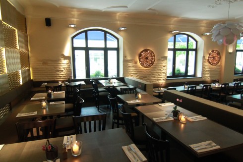 Myra Restaurant Cafe Bar