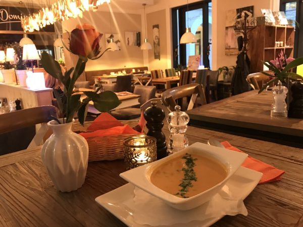 Dominique / Café, Brasserie, Bar