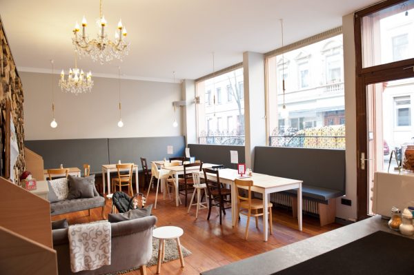 glücklich Café und Bar