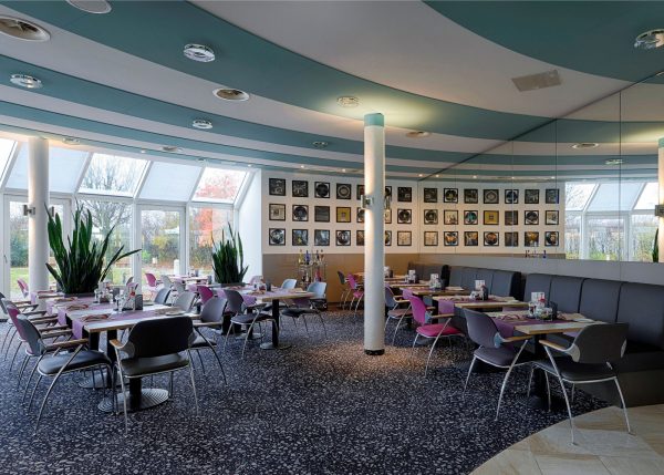 GLOBANA Airport Hotel - Restaurant Globe
