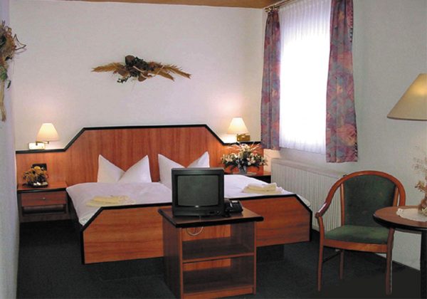Restaurant Am Kleeberg Hotel in Neuhaus OT Lichte