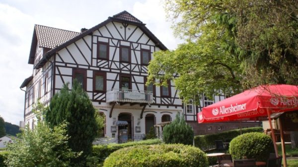 Restaurant Lönskrug - Hotel Restaurant Biergarten in Heinade