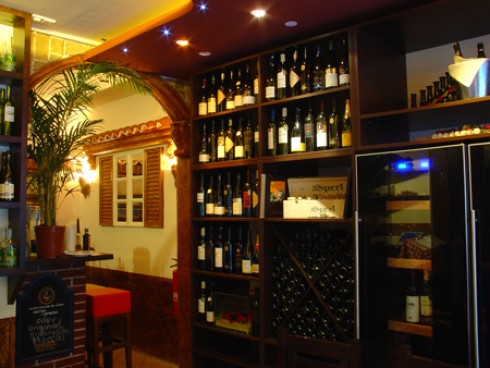 Meze-Bar Oinothiki Sirtakias