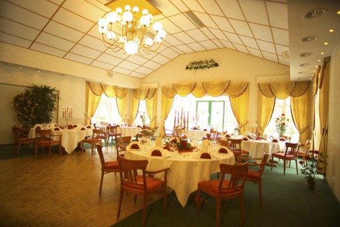 Restaurant Waldhotel Roggosen Heike Ehlenberger GmbH in Neuhausen/Spree OT Roggosen