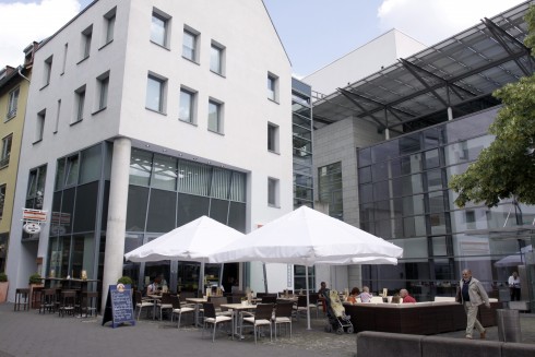 Standfest am Theater