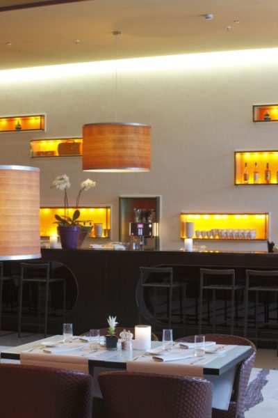 Ellipse Lounge