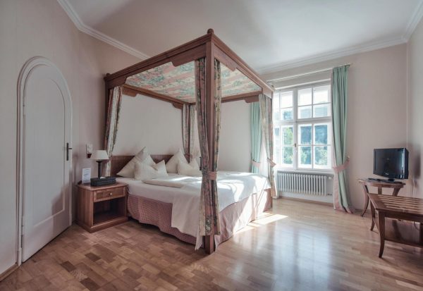 Schlossgut Oberambach Biohotel und Vitalzentrum