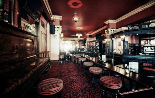 Irish Harp Pub & Restaurant