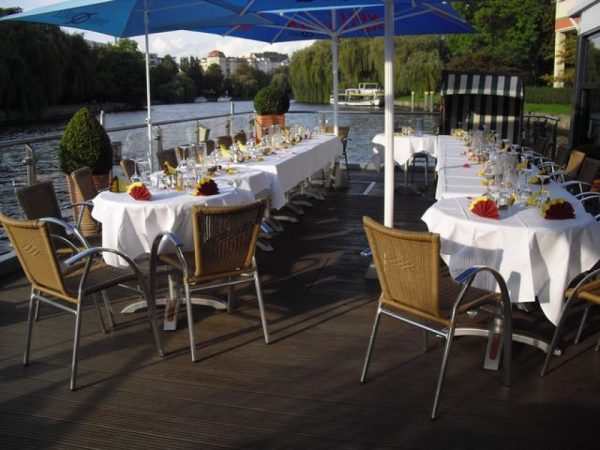  Café- und Restaurantschiff “Spree-Blick”