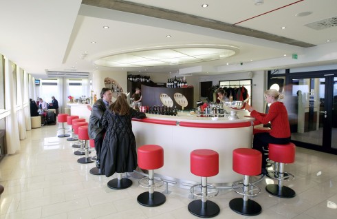 21.twenty one - lounge.café bar.deli-resto