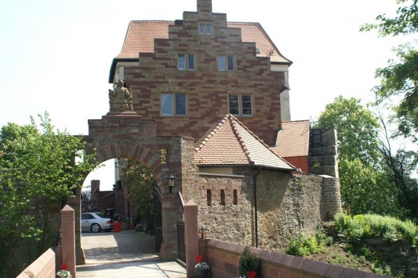 Restaurant Hotel Schloss Neuburg in Obrigheim