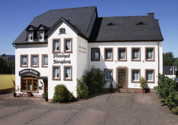Hotel-Pension-Weingut Fröhliches Weinfaß