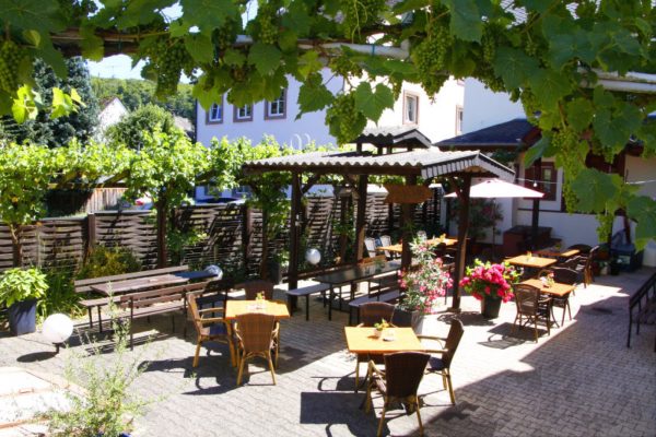 Hotel-Pension-Weingut Fröhliches Weinfaß