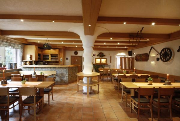 Hotel-Pension-Weingut Fröhliches Weinfaß