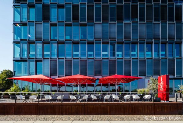The New Yorker | LONG ISLAND.RESTAURANT&BAR