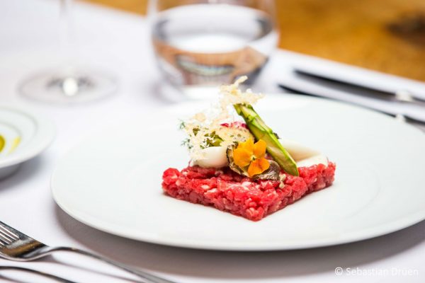 The New Yorker | LONG ISLAND.RESTAURANT&BAR