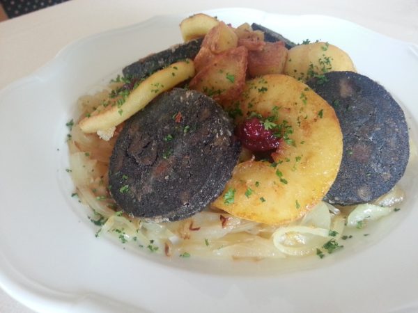 Luckai Hotel & Restaurant