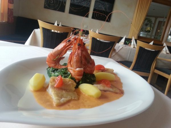 Luckai Hotel & Restaurant