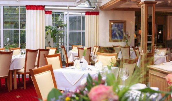 Hotel Restaurant ASLAN Kurpark Villa in Olsberg