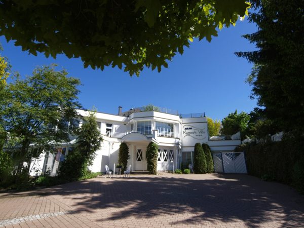 Hotel Restaurant ASLAN Kurpark Villa in Olsberg