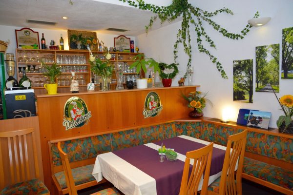 Beim Zöpfleswirt Weinstube Restaurant u. Pension