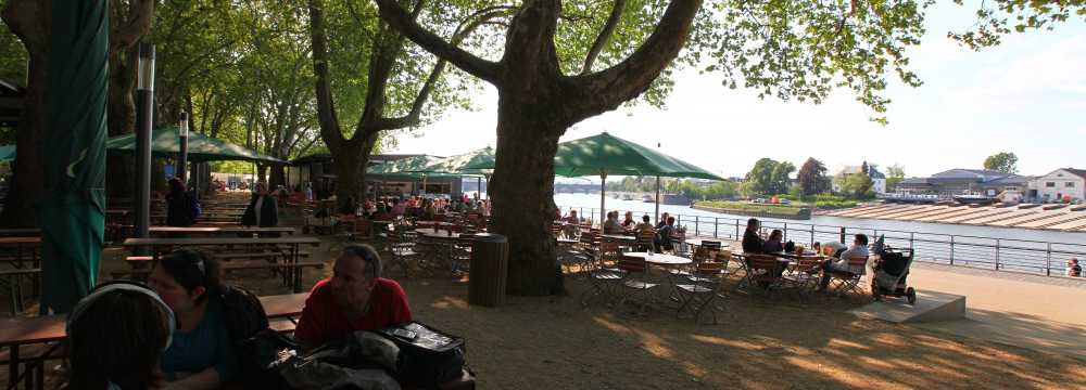 Königsbacher Biergarten am Deutschen Eck