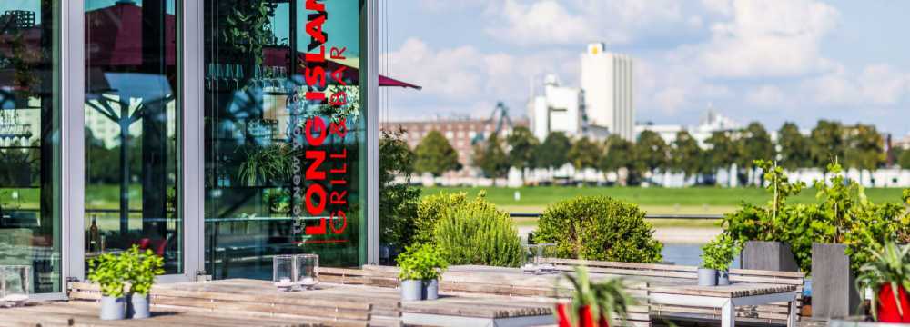 The New Yorker | LONG ISLAND.RESTAURANT&BAR