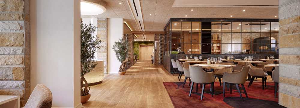 RIVA Restaurant & Bar