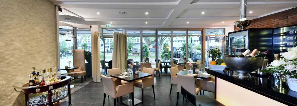 Theos Bar & Restaurant