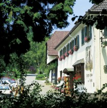Logo Historisches Gasthaus & Hotel Zur Weserei